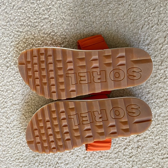 Almost new sorel sandals - Picture 2 of 4